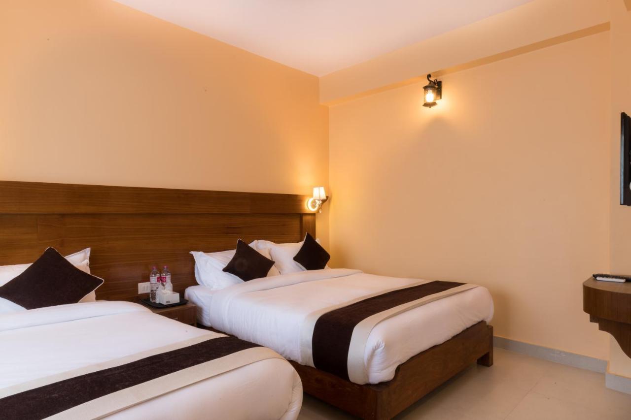 Hotel Lake Shore Ποκάρα Εξωτερικό φωτογραφία