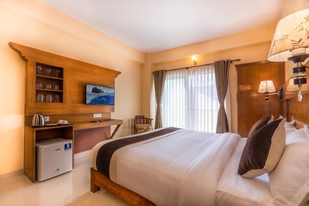 Hotel Lake Shore Ποκάρα Εξωτερικό φωτογραφία