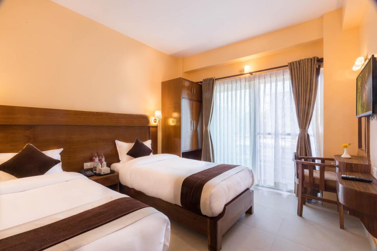 Hotel Lake Shore Ποκάρα Εξωτερικό φωτογραφία