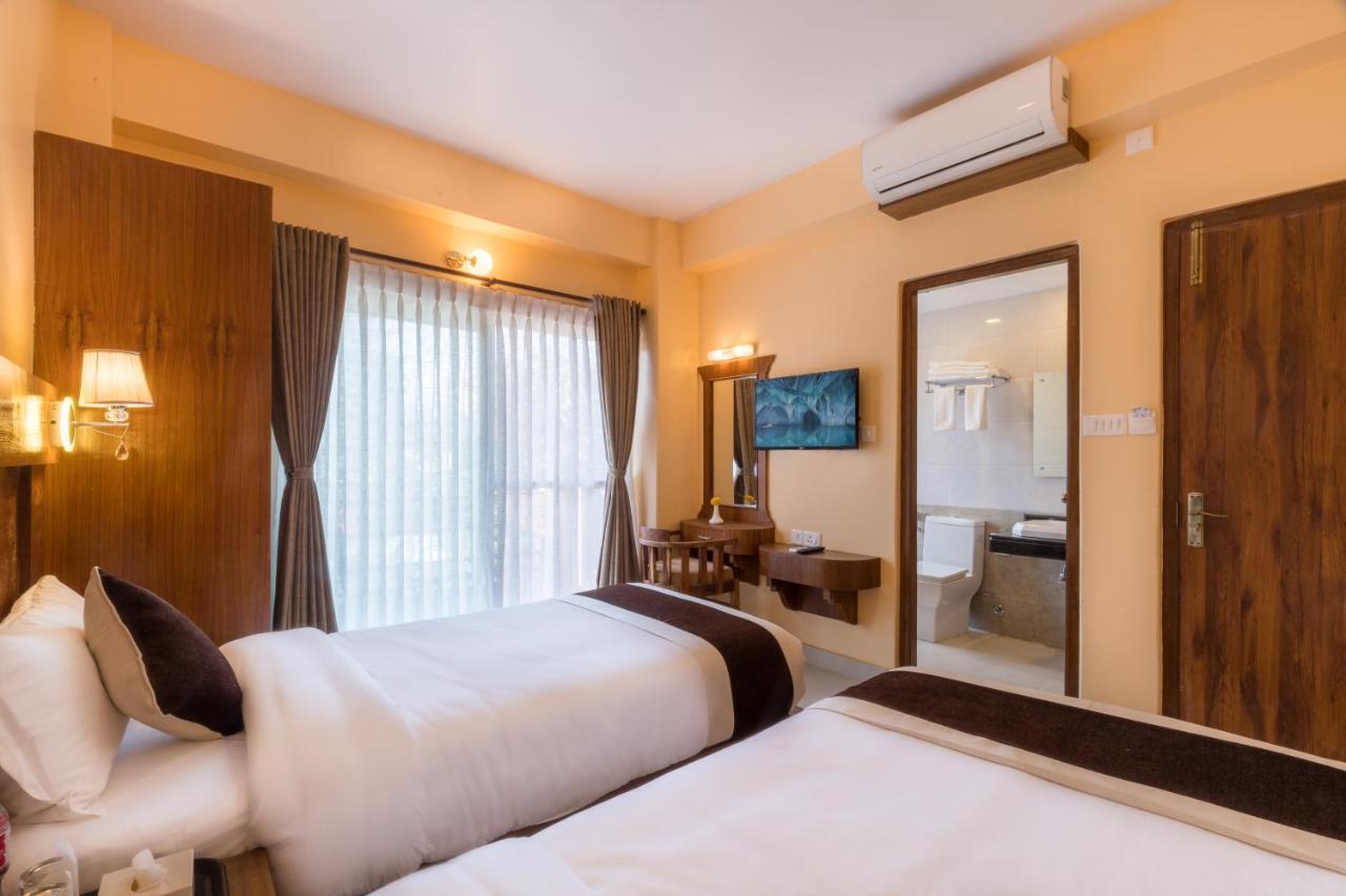 Hotel Lake Shore Ποκάρα Εξωτερικό φωτογραφία