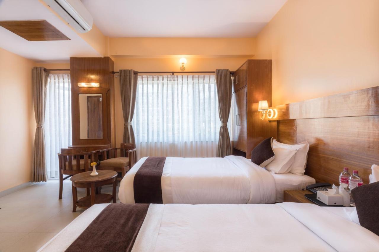 Hotel Lake Shore Ποκάρα Εξωτερικό φωτογραφία