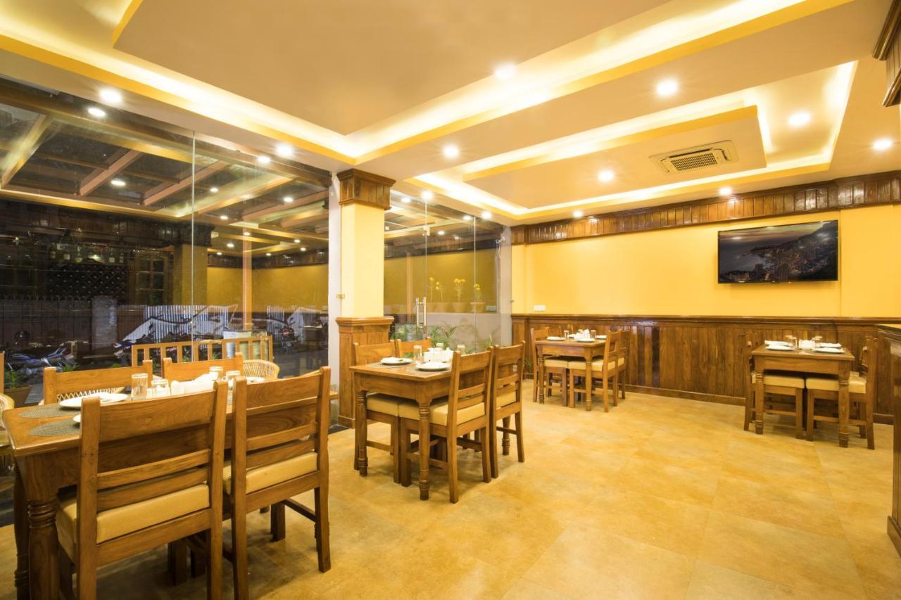 Hotel Lake Shore Ποκάρα Εξωτερικό φωτογραφία